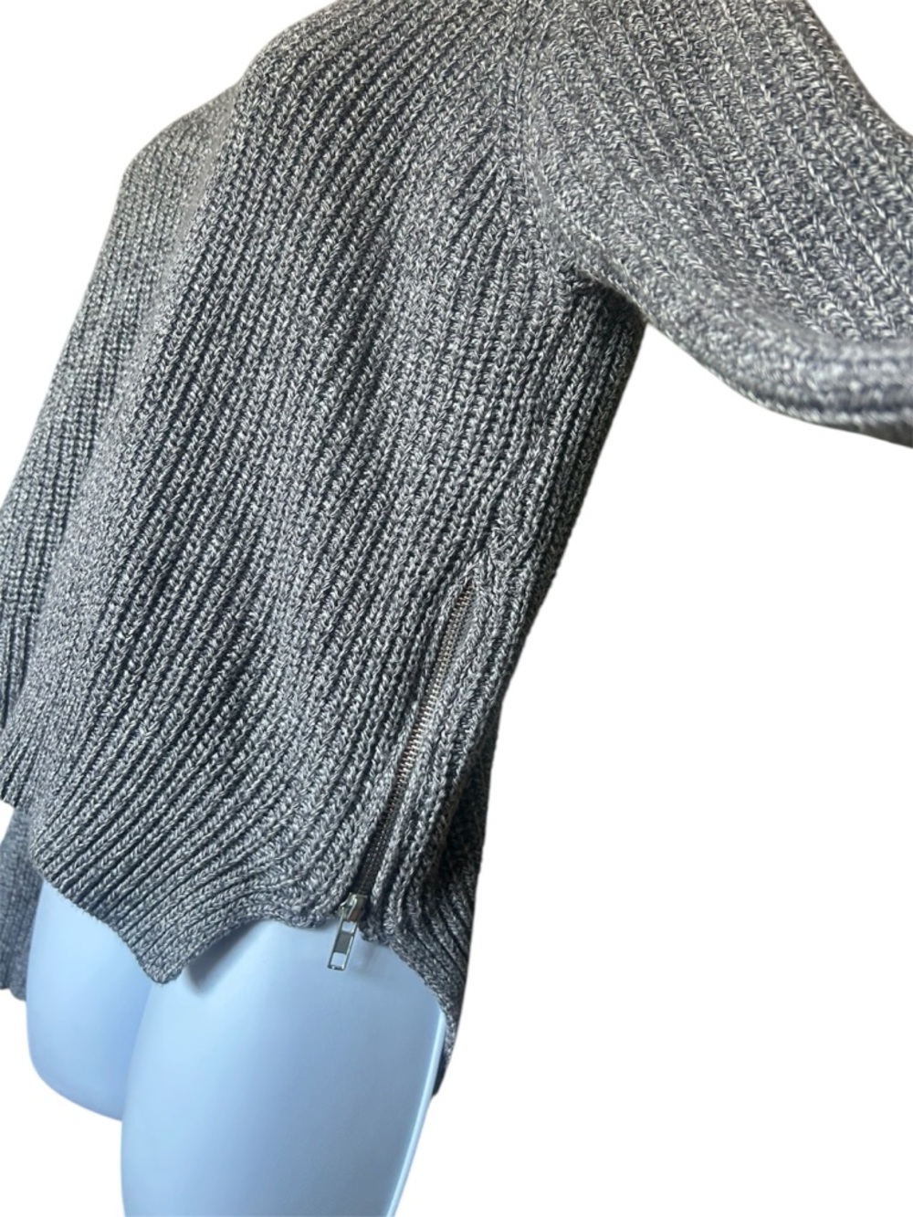 H&M Gray Ribbed Crewneck Sweater - Picture 4 of 9